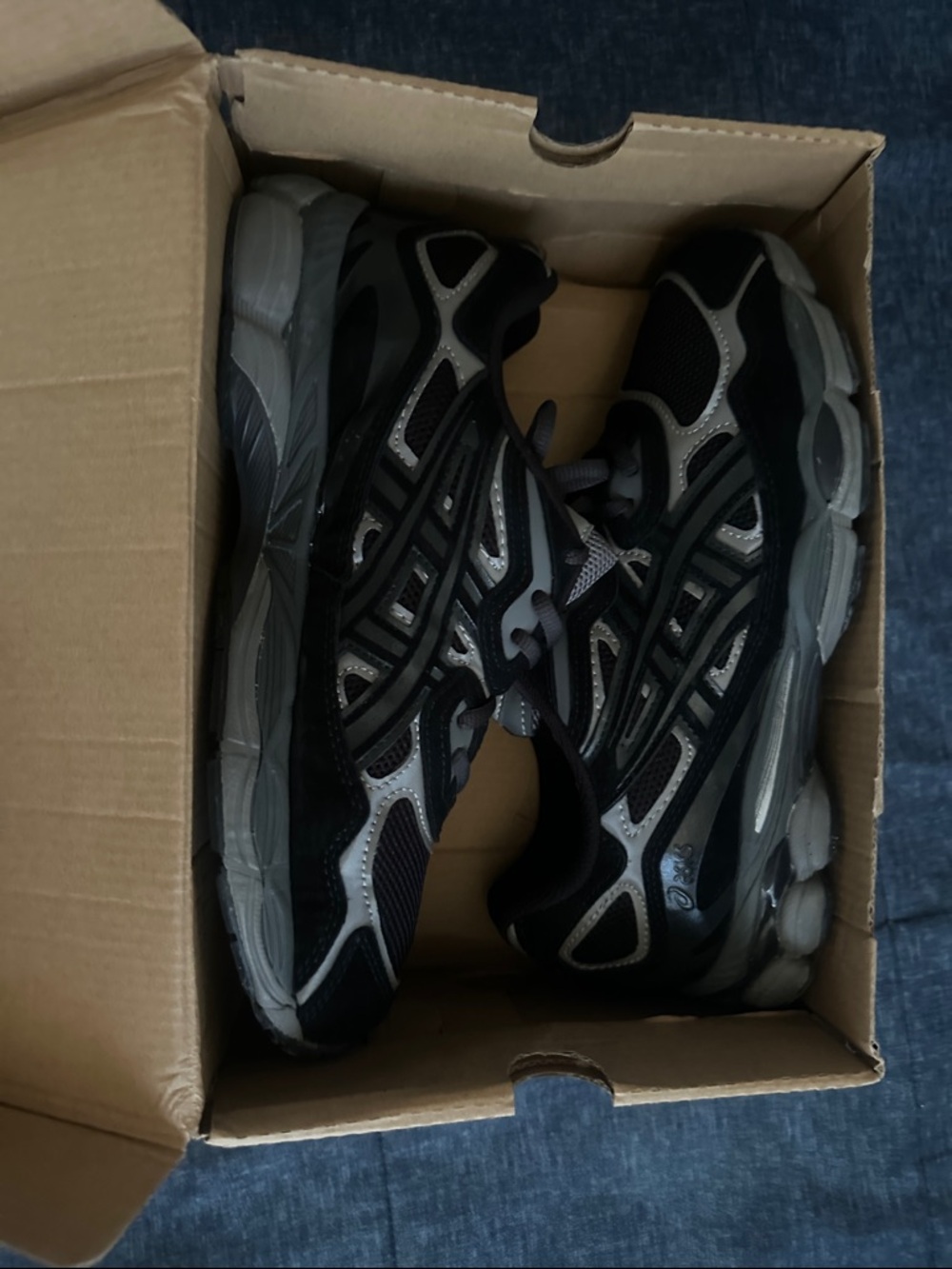 Black and Gray asic gel nyc - Picture 3 of 5